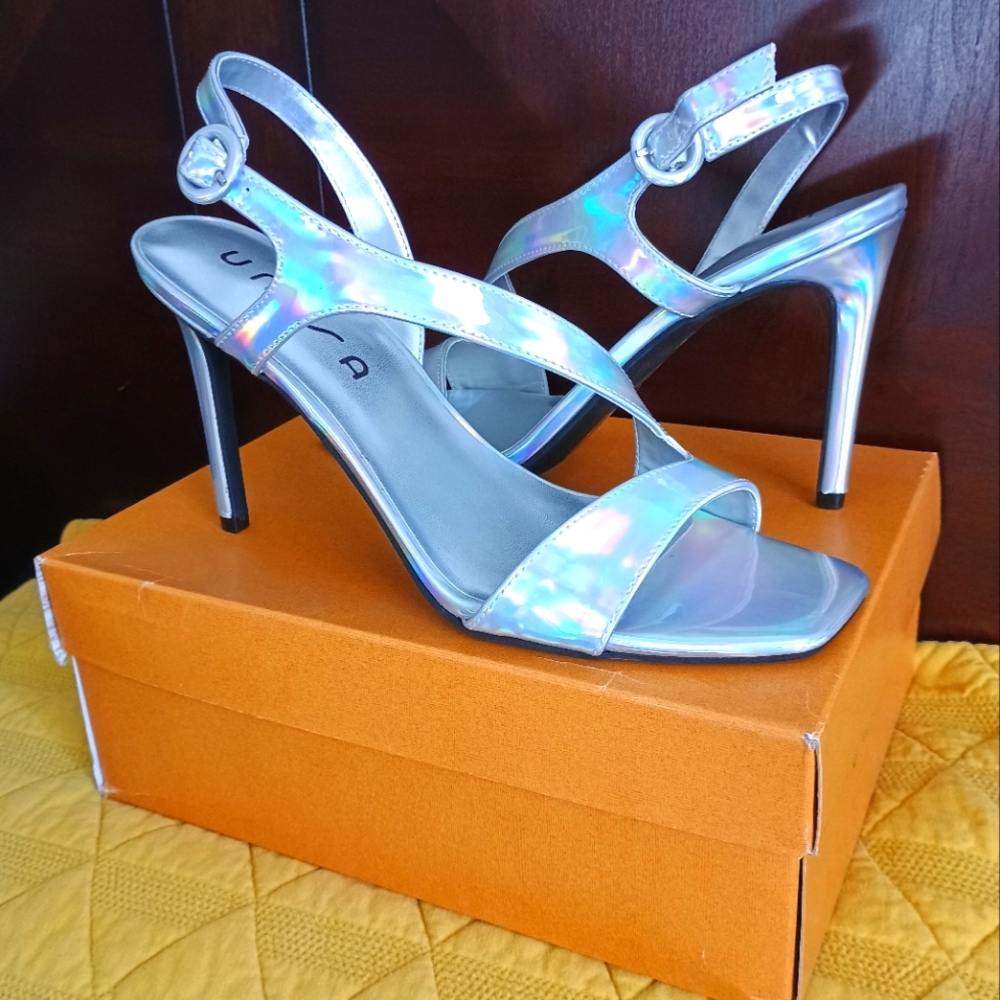Unisa Holographic Pumps NWT